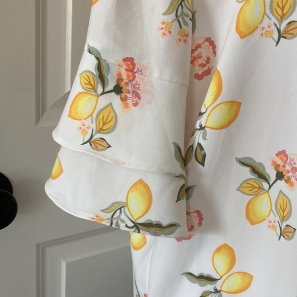 LOFT Outlet medium blouse lemons ruffle sleeves - Picture 3 of 11